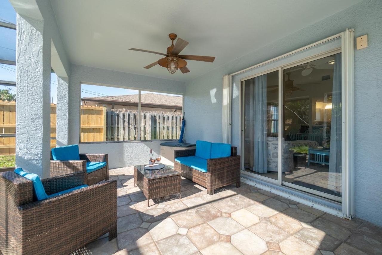 Serene Seaside Retreat - Dog Friendly - 2Br Townhouse With Shared Heated Pool Steps To Paradise Beach! Melbourne Exteriör bild