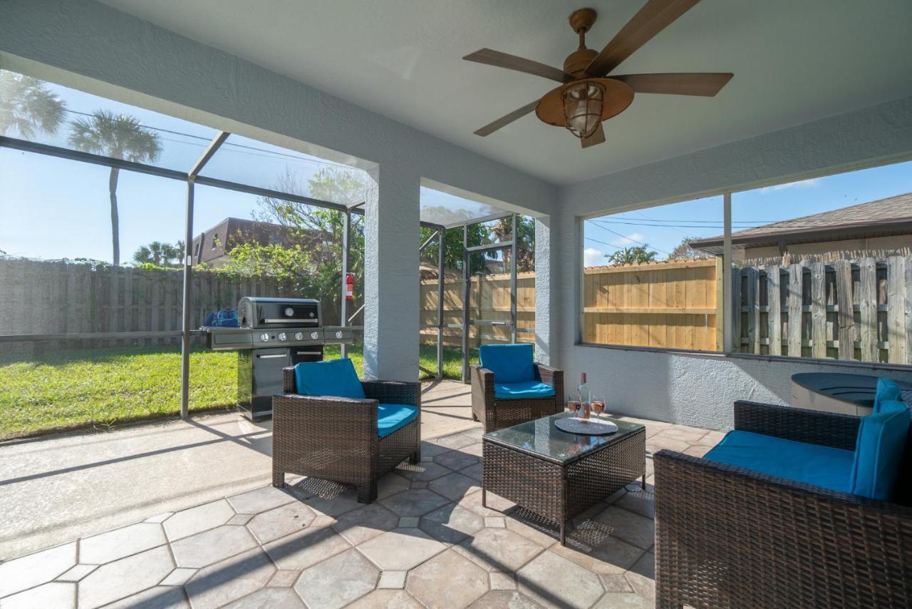 Serene Seaside Retreat - Dog Friendly - 2Br Townhouse With Shared Heated Pool Steps To Paradise Beach! Melbourne Exteriör bild