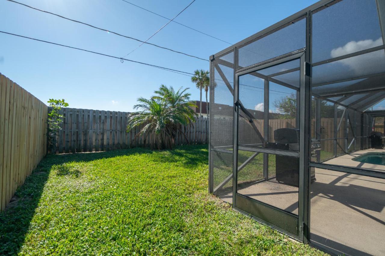 Serene Seaside Retreat - Dog Friendly - 2Br Townhouse With Shared Heated Pool Steps To Paradise Beach! Melbourne Exteriör bild