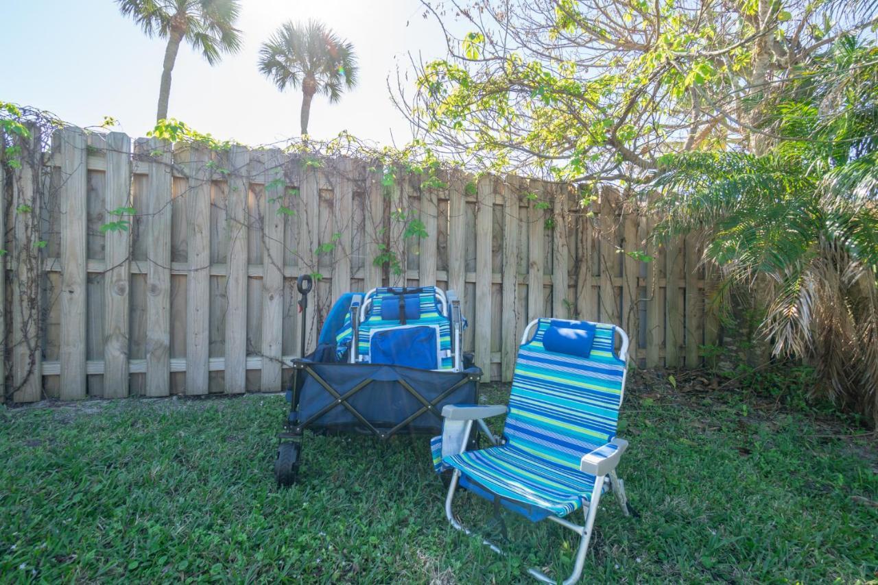 Serene Seaside Retreat - Dog Friendly - 2Br Townhouse With Shared Heated Pool Steps To Paradise Beach! Melbourne Exteriör bild